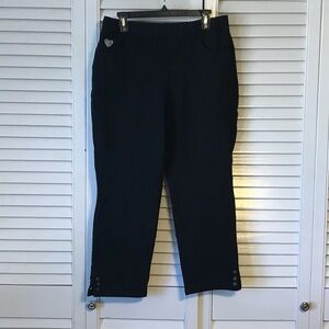Quacker Factory Black Cropped Pants